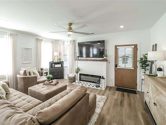 5th image of 212 Georgia Ave S