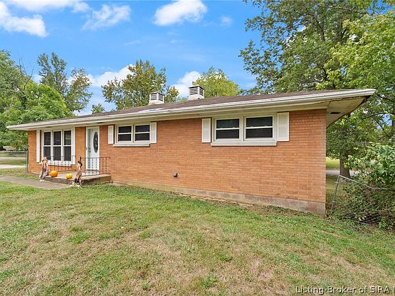 2nd image of 614 Lynn Road