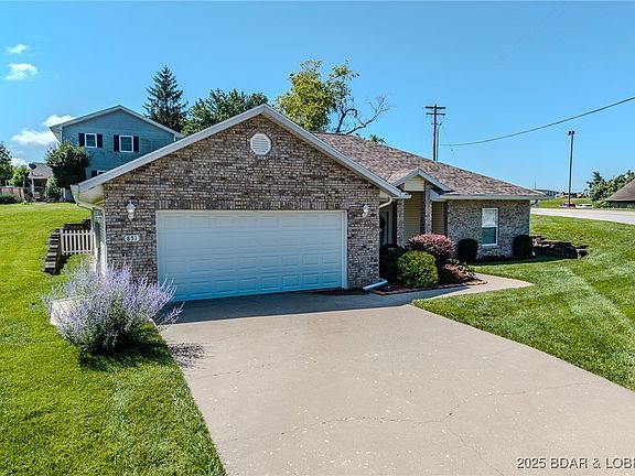 5th image of 851 Bradford Dr