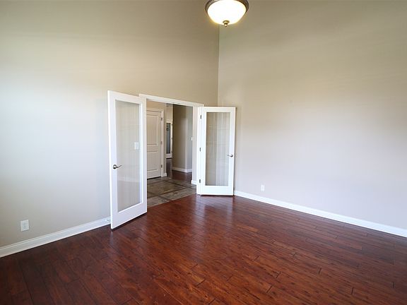 5th image of 3635 Westmoreland Dr