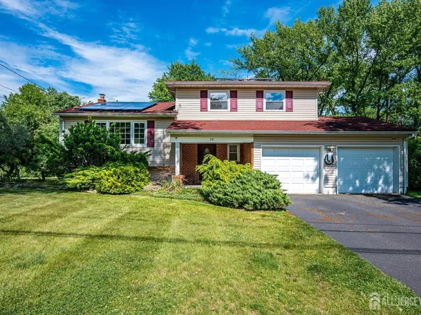 10 Falcon Dr, Edison, NJ 08820