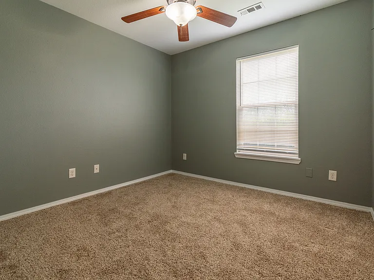 1040 Josie Kate Ln — Photo 14