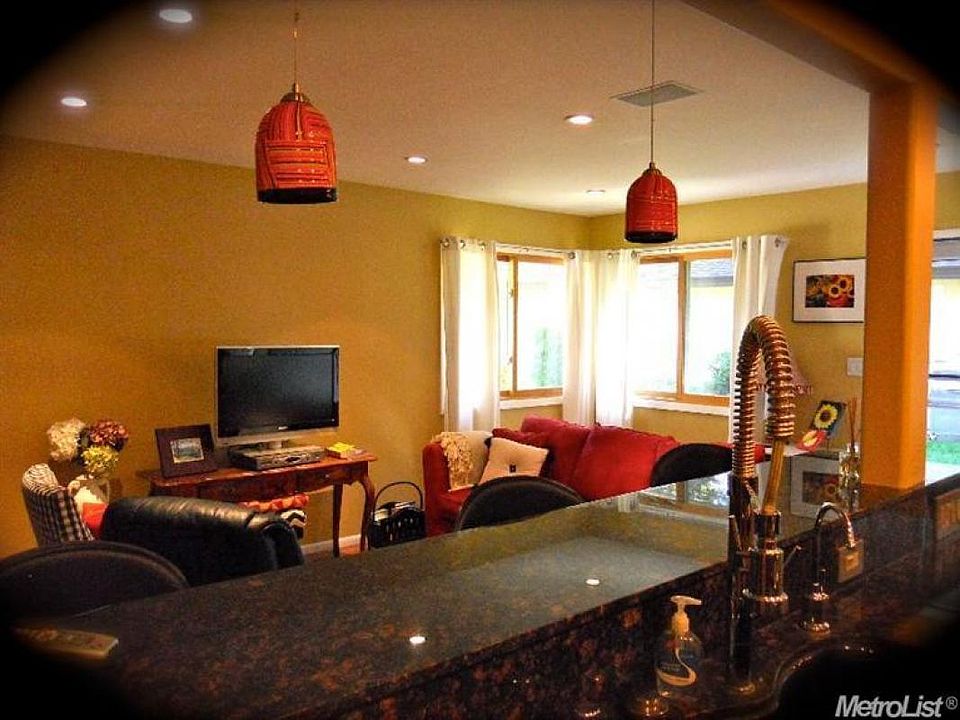 2nd image of 1730 Fremont Ct APT 3