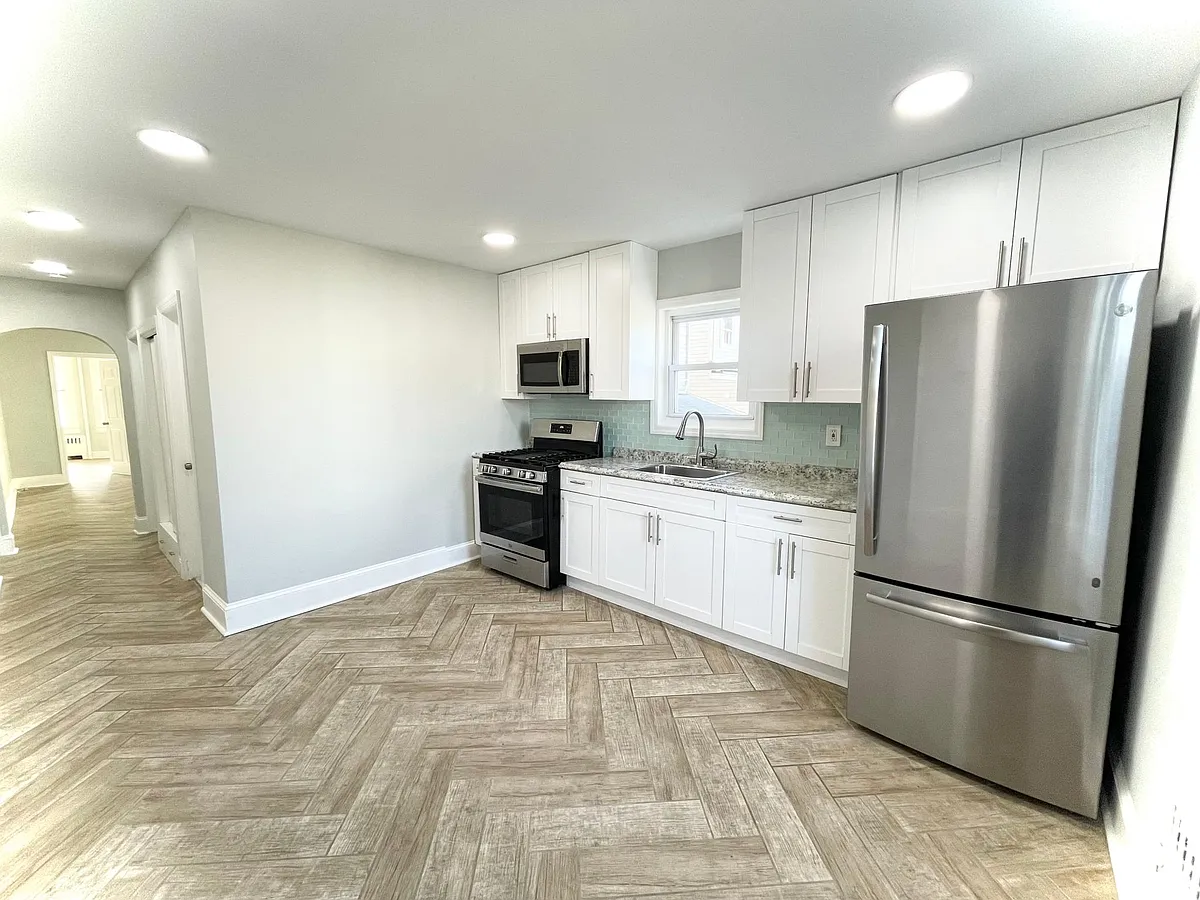 Kitchen - 135 W 30th St #1