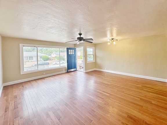 3rd image of 10 Joan Ave