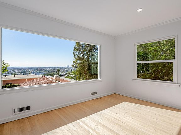 5th image of 1312 Larrabee St