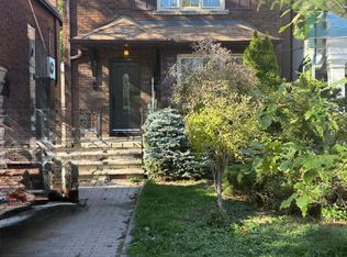 372 Saint Germain Ave, Toronto, ON M5M 1W5