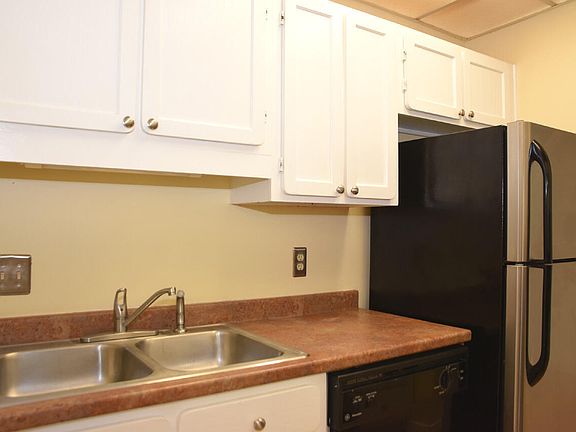 4th image of 1500 River Mill Dr APT 312