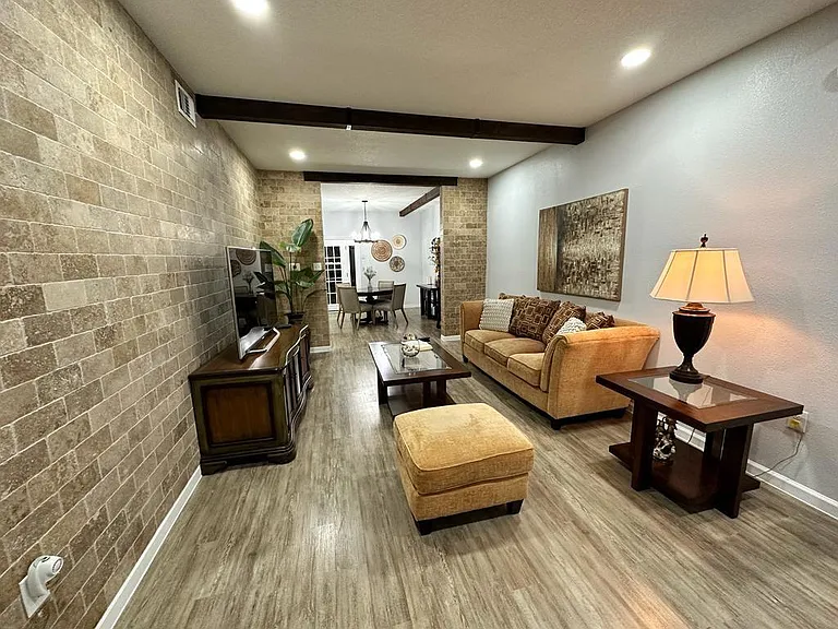 840 Threadneedle St #199 — Photo 8