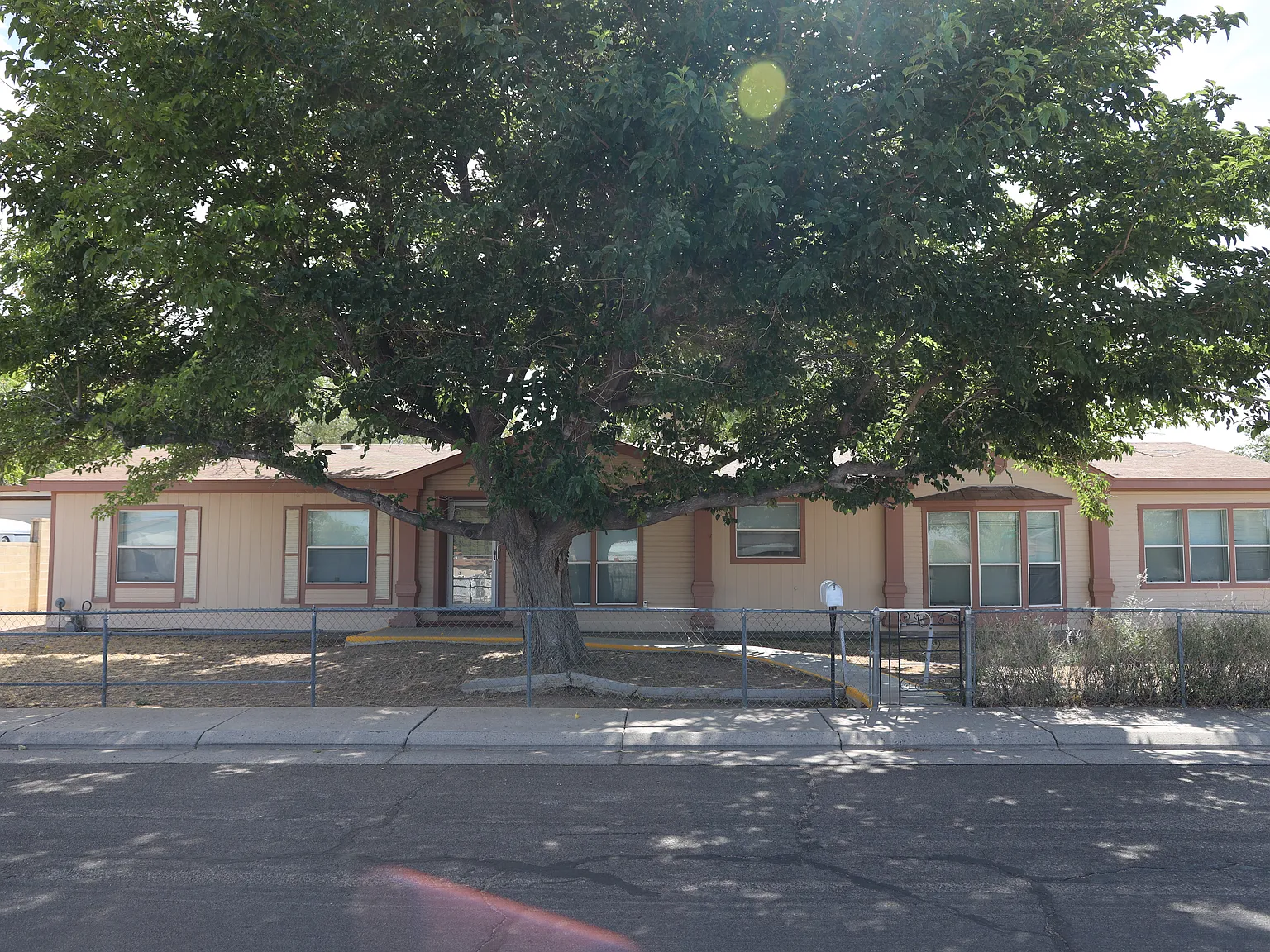 4 bed, 2240 sqft, $2,500 — Photo 3