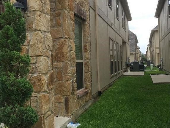 3rd image of 8809 Whitehead St