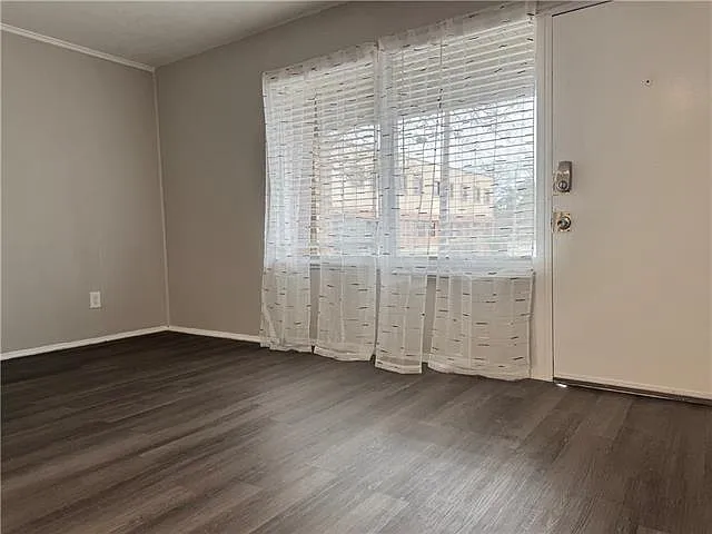 1 bed, 1.0 bath, 570 sqft, $700 — Photo 3