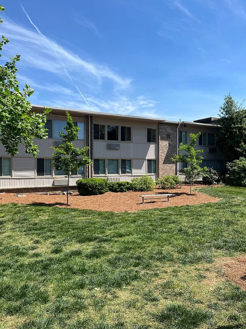 Building Photo - 2020 Beech Ave #B14