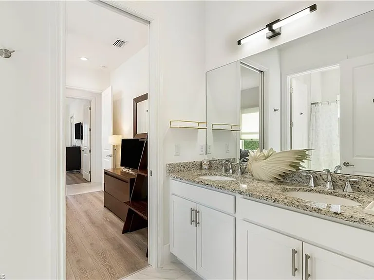 17288 Hidden Estates Cir — Photo 26