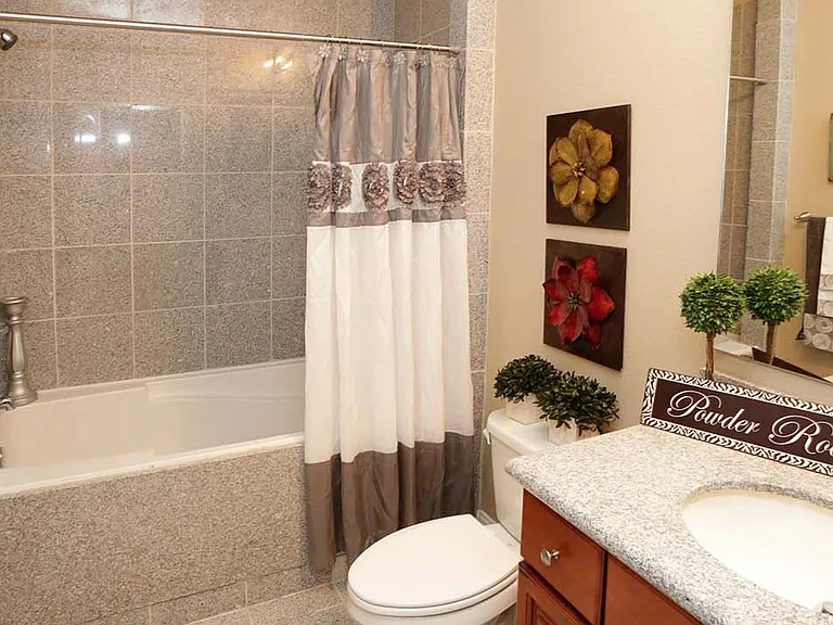 The Versailles Apartment Homes — Photo 17