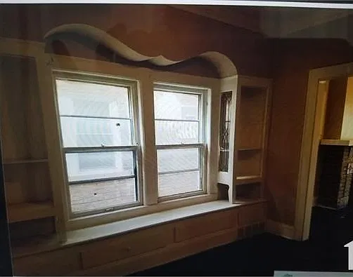 Building Photo 4