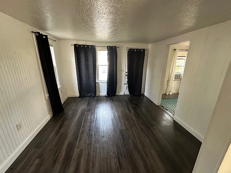 414 S Randolph Ave — Photo 2
