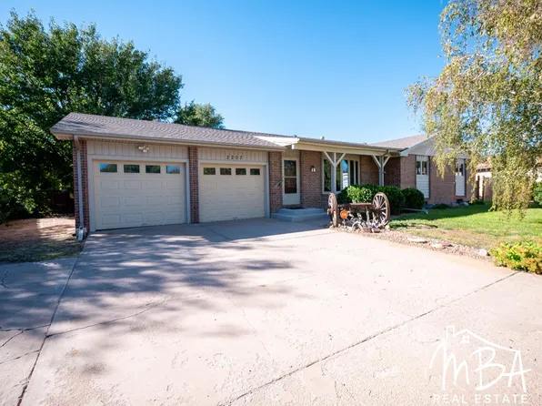 2207 Sioux Dr, Garden City, KS 67846
