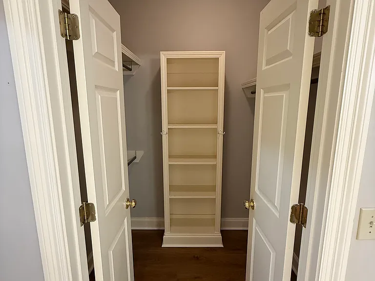 102 Avery Frst — Photo 18