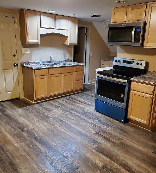1st image of 714 James St 3-floor 3