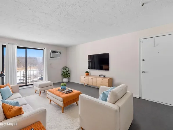 276 Codman Hill Rd APT 36A, Boxboro, MA 01719