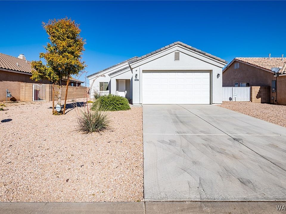 1st image of 3321 E El Tovar Avenue