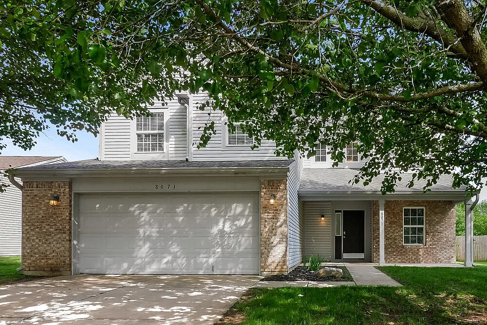 4 bed, 2.5 bath, 2221 sqft, $2,295 — Photo 1