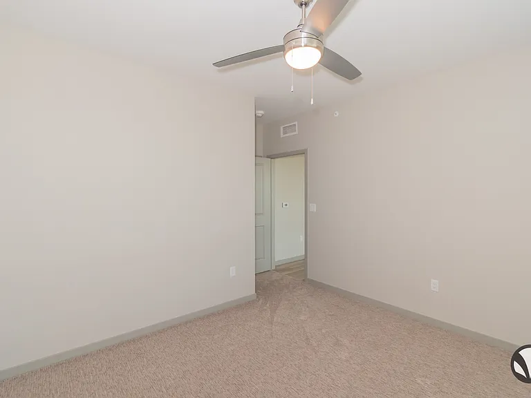 Chateau at Yankee Hill Apartments — Photo 97