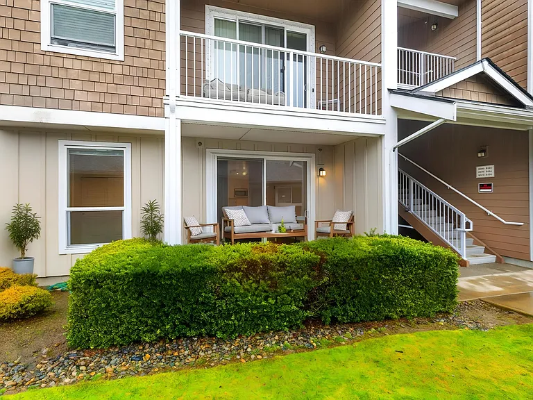 Creekside Apartments — Photo 6