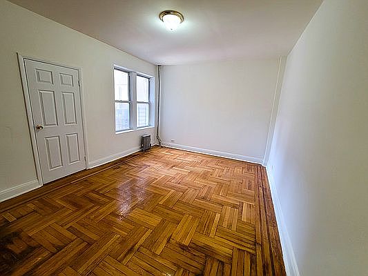 5th image of 1005 Walton Ave APT 6B