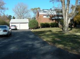 10830 Cantigny Rd, Countryside, IL 60525