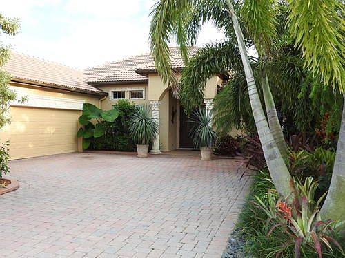 1st image of 933 SW Grand Reserve Boulevard
