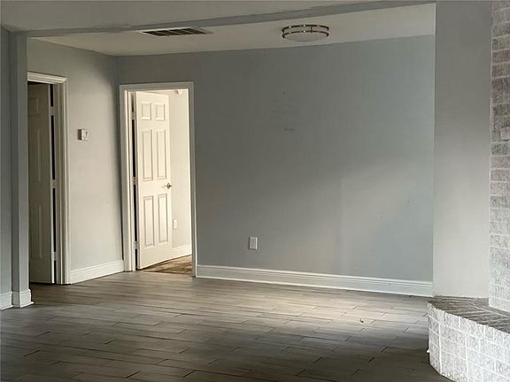 4th image of 105 Westminster Dr