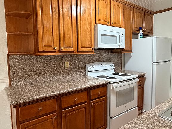 4th image of 811 N Capitol Ave APT 2