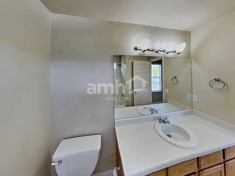 360 W 1900 S — Photo 10