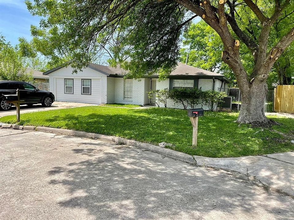 1st image of 12110 Fawnway Dr