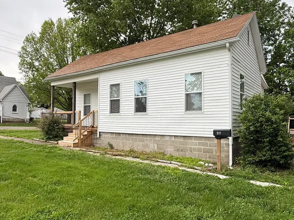 217 E Tremont St, Waverly, IL 62692