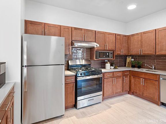 5th image of 407 Lenox Ave #3B