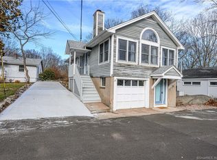 22 Brocketts Point Rd, Branford, CT 06405