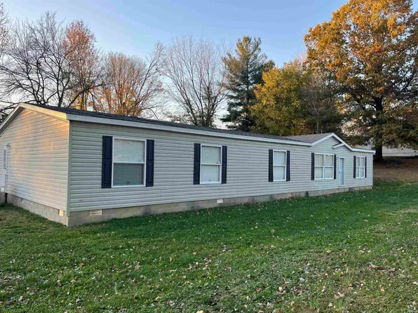 204 S Bluff St, Winslow, IN 47598