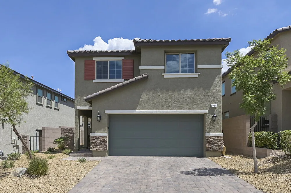 4 bed, 2.5 bath, 1937 sqft, $2,650 — Photo 1