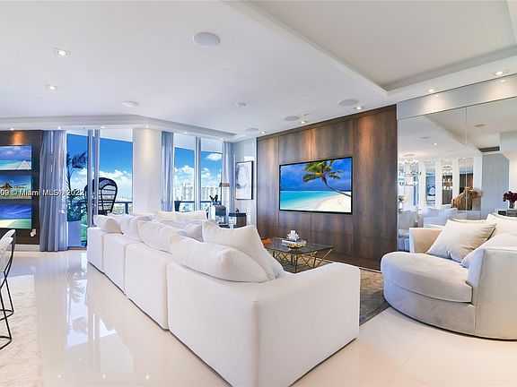 2nd image of 17301 Biscayne Blvd APT 806