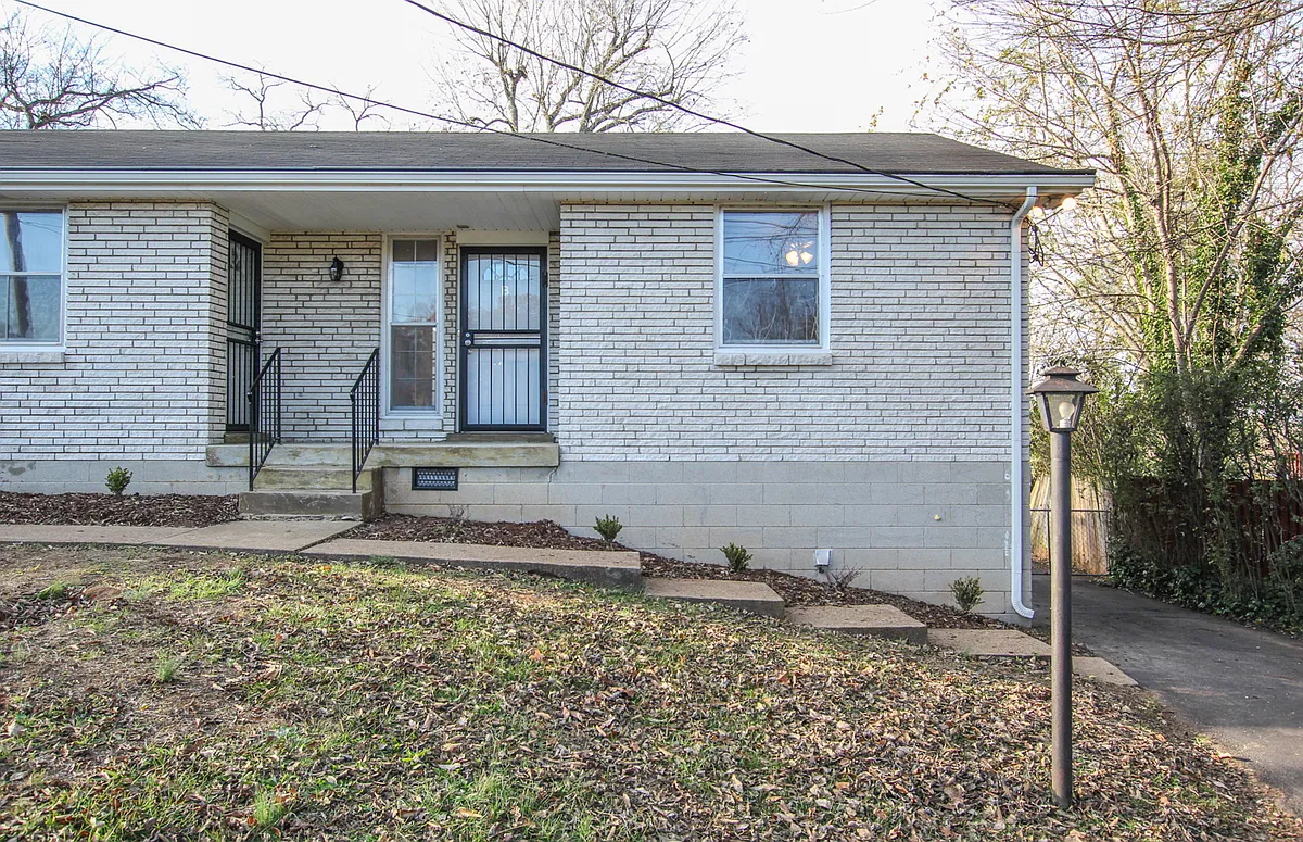 Building Photo - 439B Capri Dr