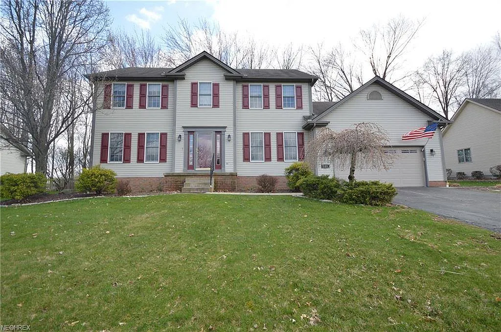 865 Fairfield Dr photo 1
