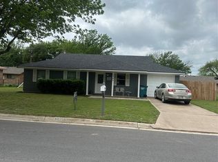 1201 N Taylor St, Gainesville, TX 76240