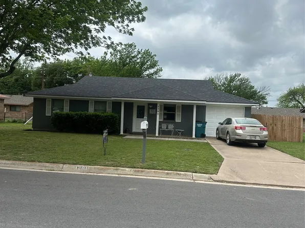 1201 N Taylor St, Gainesville, TX 76240
