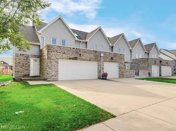 9409 Lindsay St, Orland Hills, IL 60487