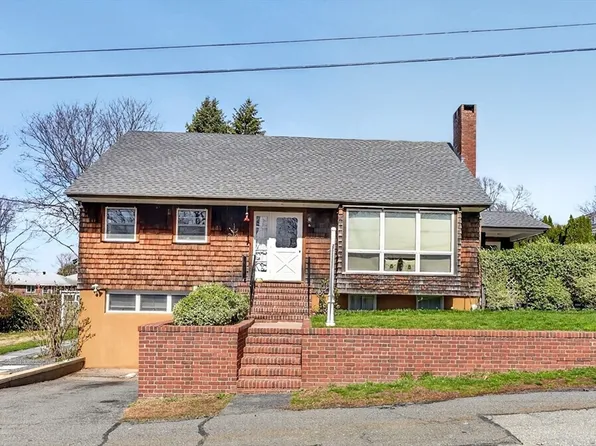 6 Desmond Dr, Nahant, MA 01908