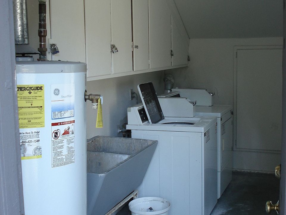 2nd image of 2114 Bissell Ave