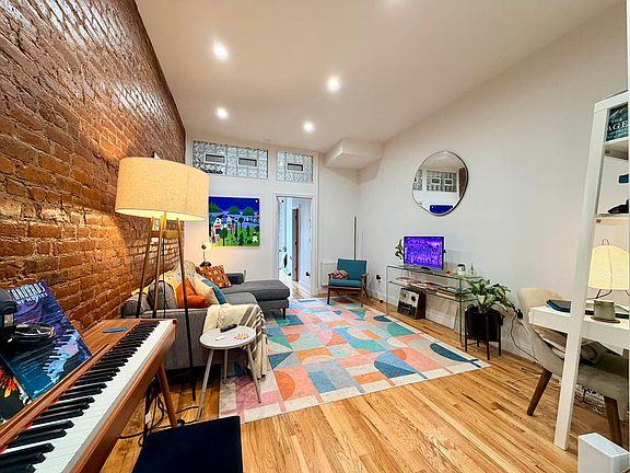 2nd image of 245 Kingsland Ave APT 2L